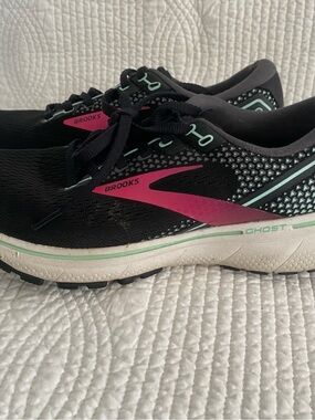 Brooks Women’s Running Shoes - Black with Pink and Mint